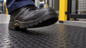 Calcul de la distance de sécurité entre la zone dangereuse et les tapis