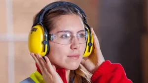 Risque auditif au travail : réglementation, seuils et mesures de prévention