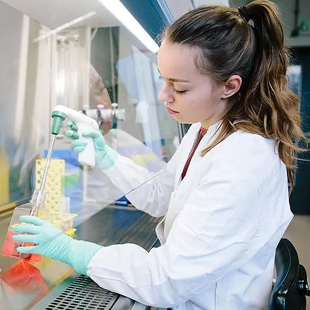 Formation : TRAVAILLER EN SÉCURITÉ EN LABORATOIRE L1 OU L2