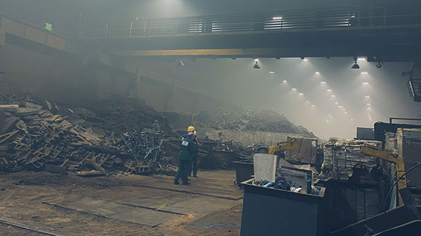 Polluants industriels : protéger le salarié ou agir directement à la source ?