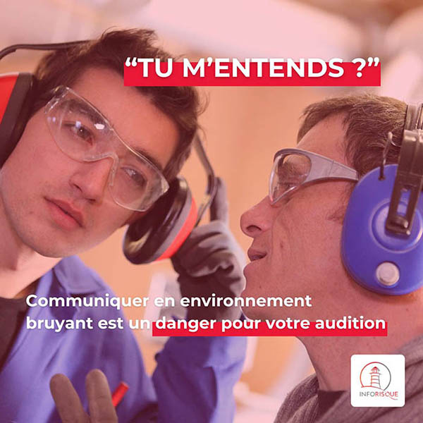 homme soulevant son casque anti-bruit pour entendre son collègue avec texte sur les effets du bruit