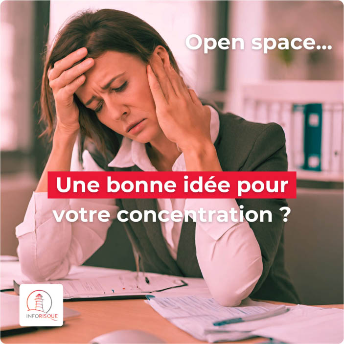 femme se tenant la tête avec texte open space