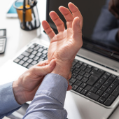 Gestes et postures - Public administratif Prévenir les TMS au travail (TMS/stress/ergonomie/fatigue visuelle)